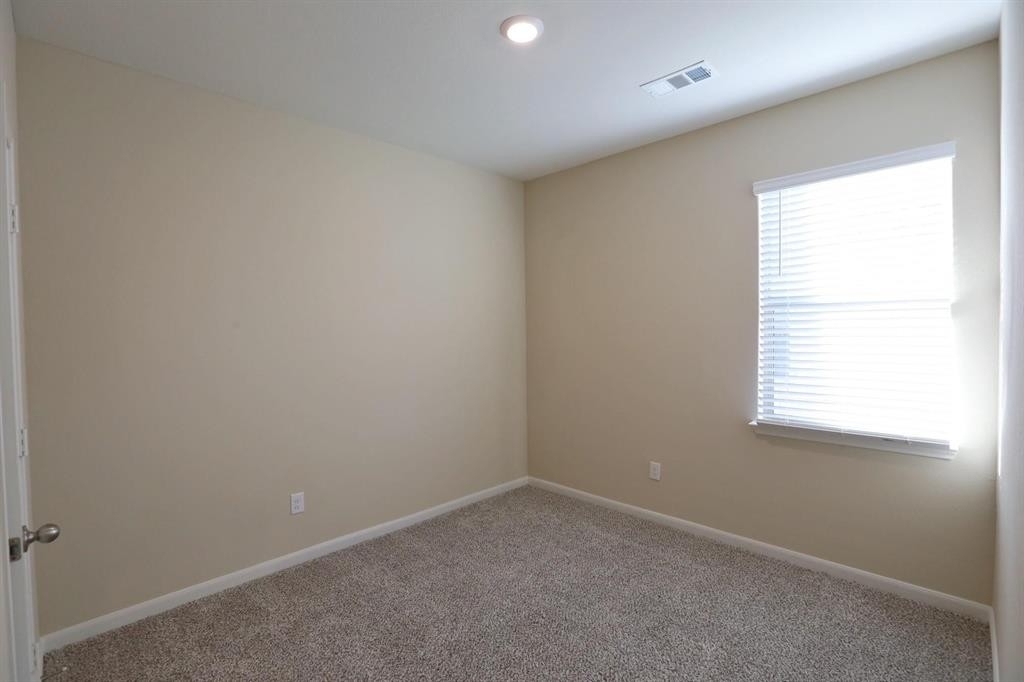 1706 Sandalwood Way - Photo 3