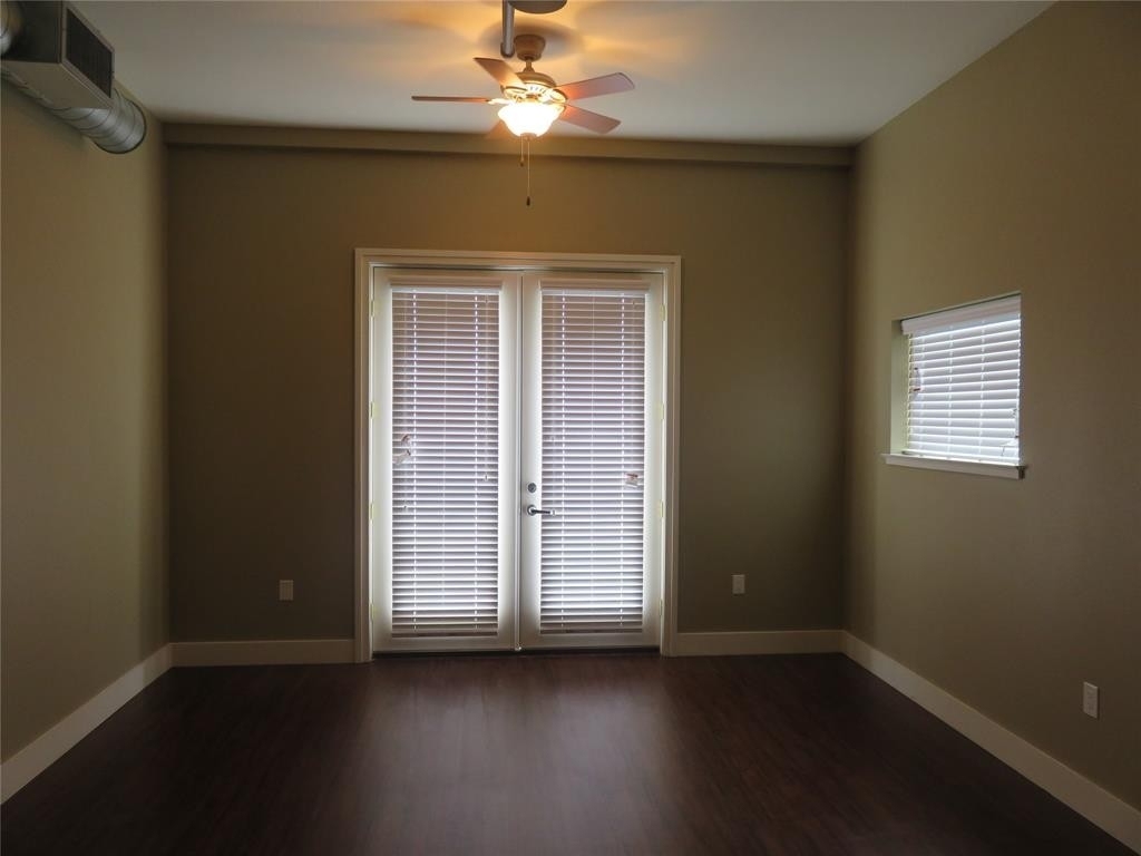 928 Travis Avenue - Photo 9