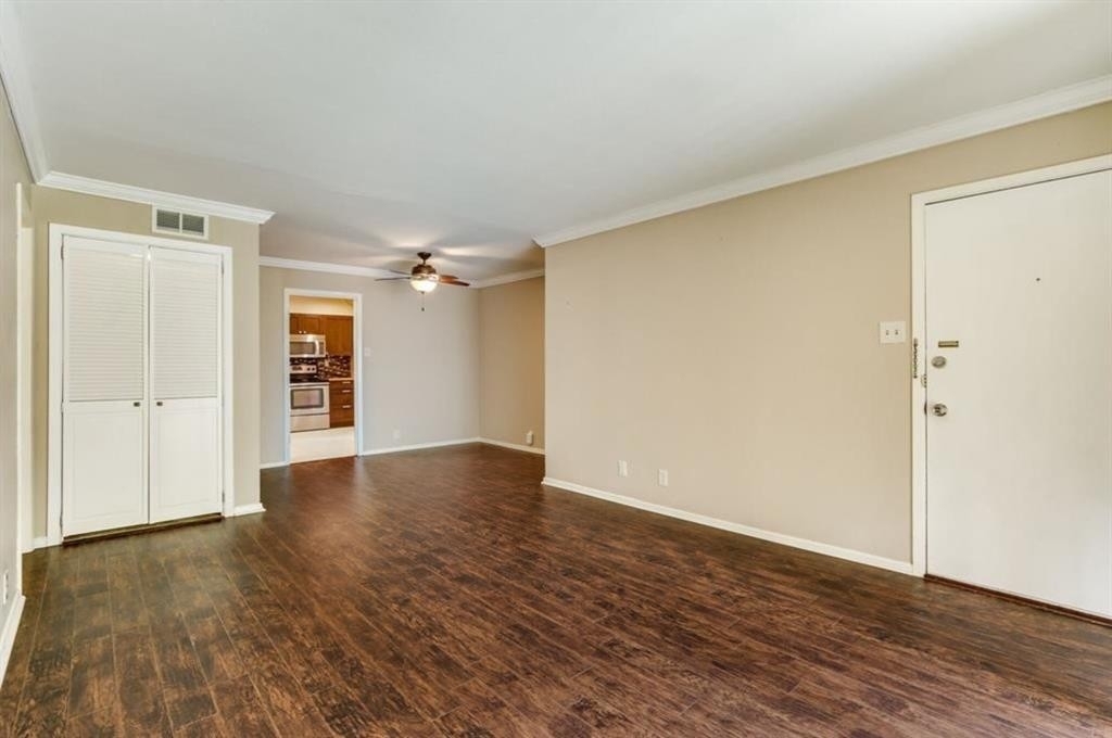 7916 Royal Lane - Photo 10