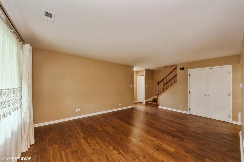 1008 Hayes Court - Photo 8