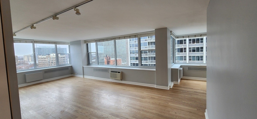 4250 N Marine Drive - Photo 4