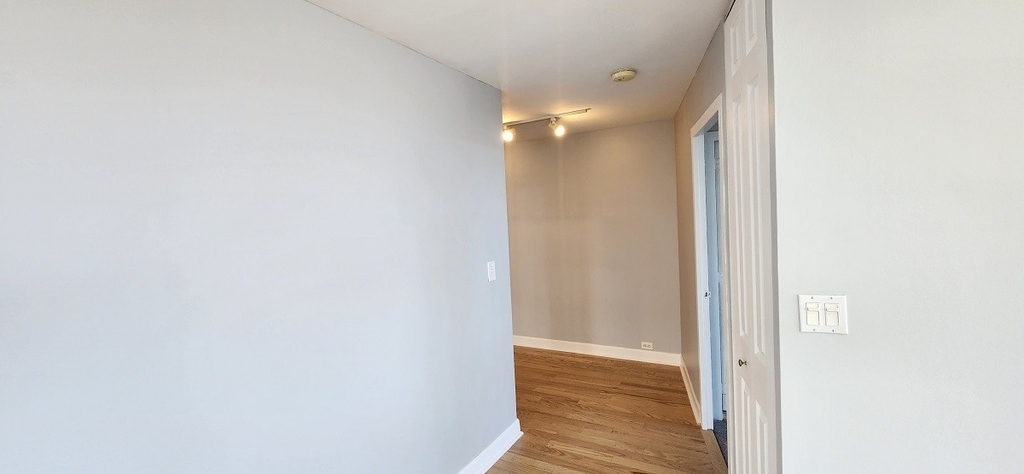 4250 N Marine Drive - Photo 21