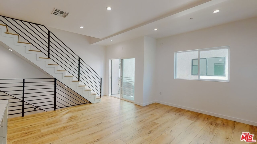 16012 Cantlay St - Photo 1