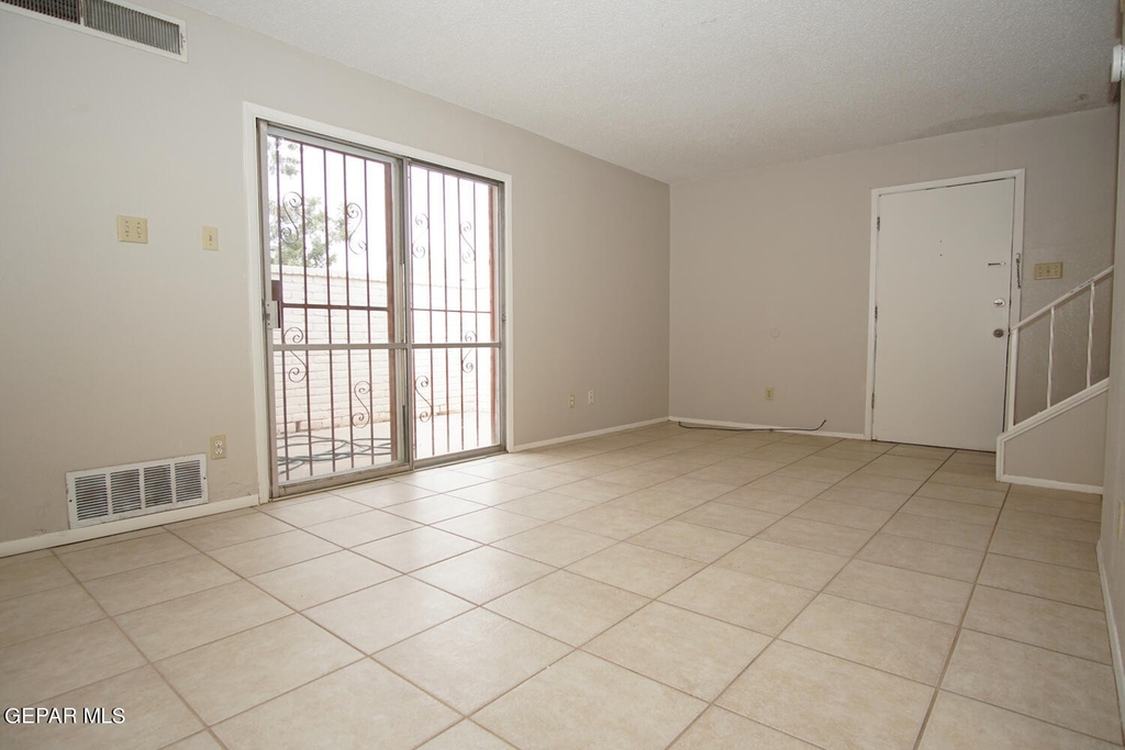 6701 Escondido Drive - Photo 3