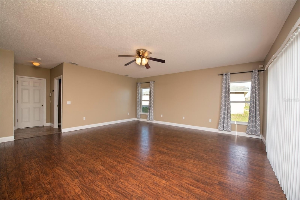 637 Bittern Court - Photo 18