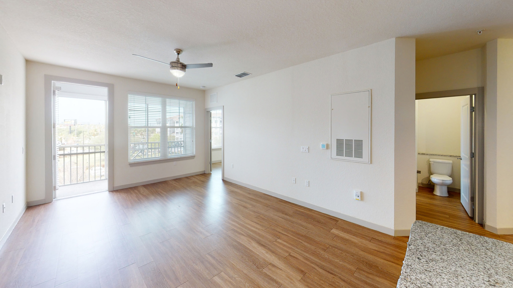 10601 Gandy Blvd N - Photo 2