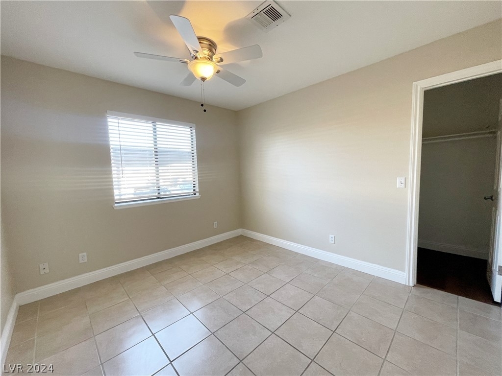 5576 W Rochele Avenue - Photo 10