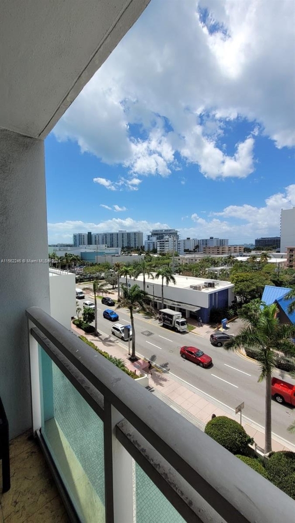 6917 Collins Ave - Photo 10