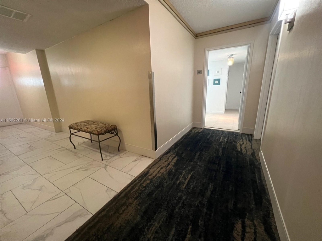 18061 Biscayne Blvd - Photo 23