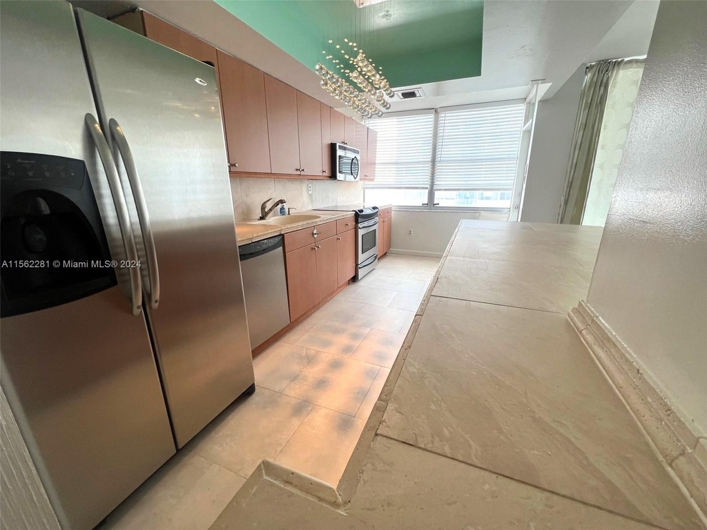 18061 Biscayne Blvd - Photo 3