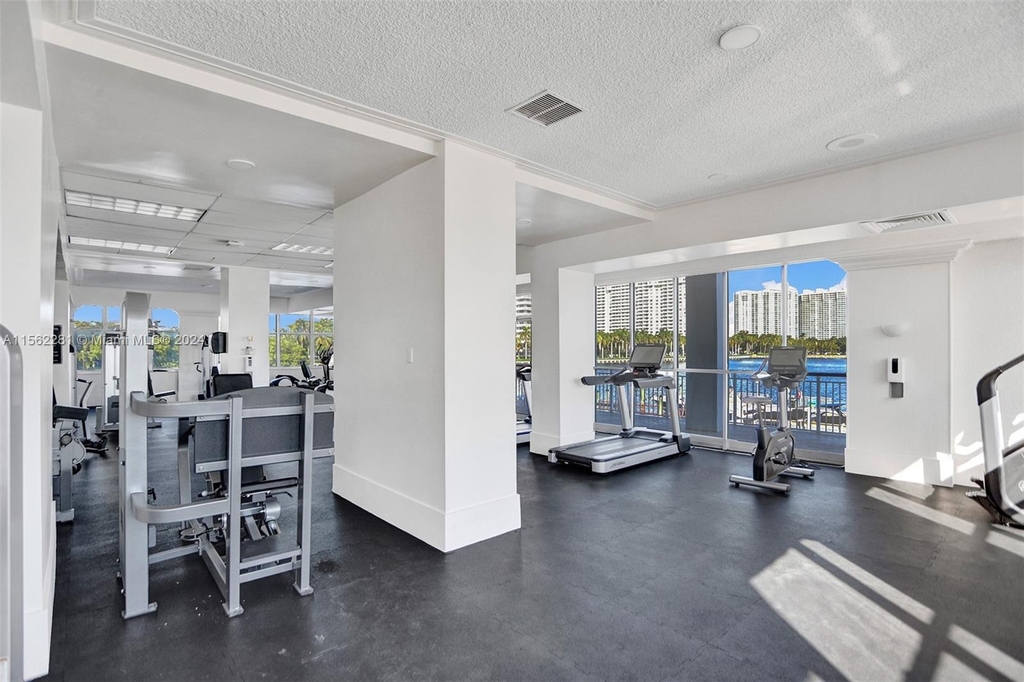 18061 Biscayne Blvd - Photo 39