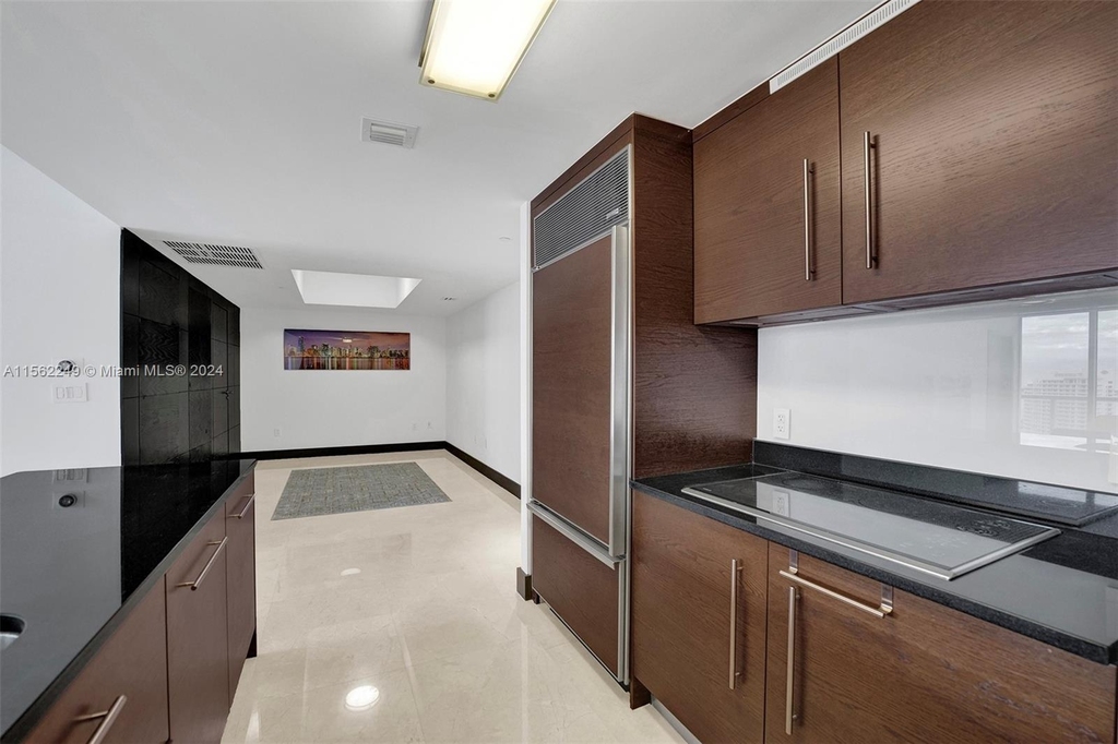 465 Brickell Ave - Photo 15