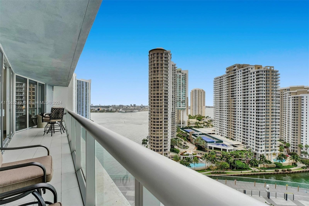 465 Brickell Ave - Photo 3