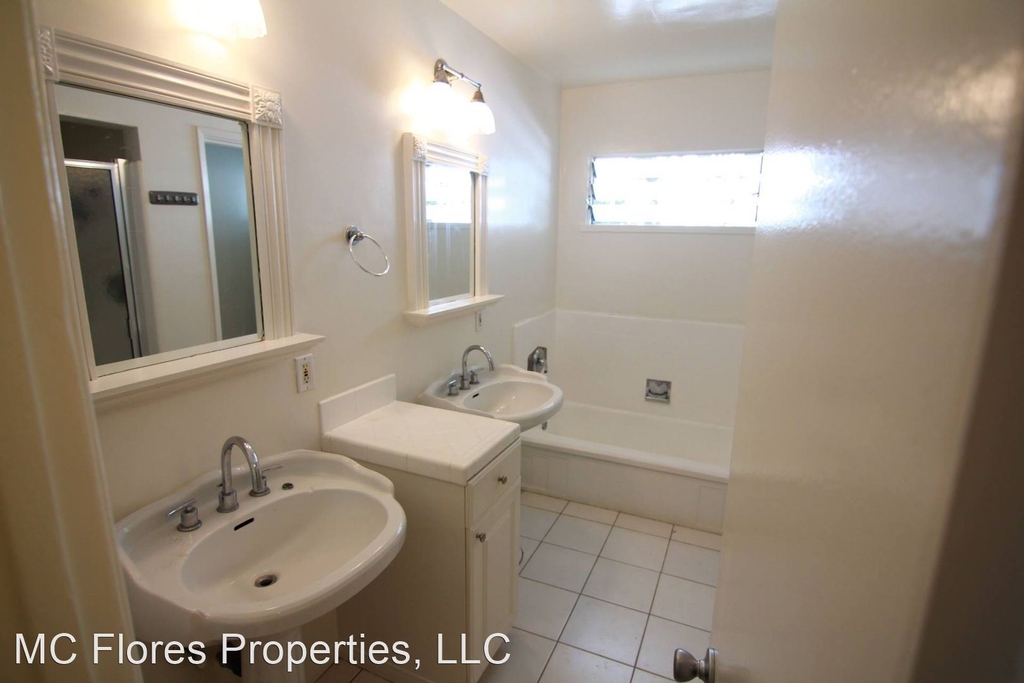 1326 N Flores Street - Photo 14