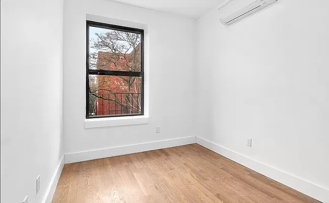 435 Dekalb Avenue - Photo 1