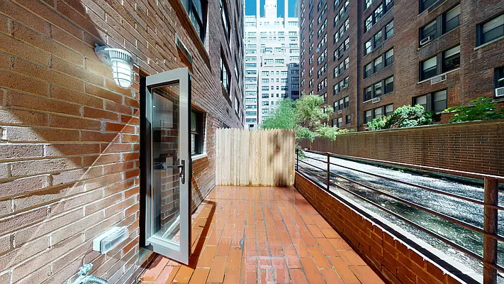 east 56th street - Photo 10