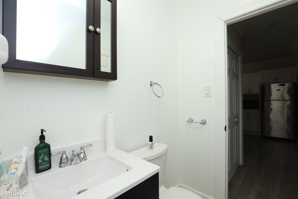 837.5 W. Cornelia, Unit N-7 - Photo 19