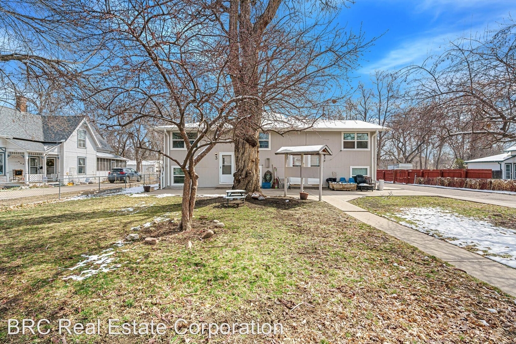 728 Baker Street - Photo 29