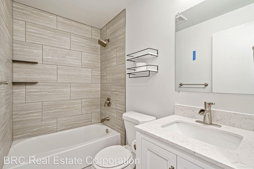 728 Baker Street - Photo 23