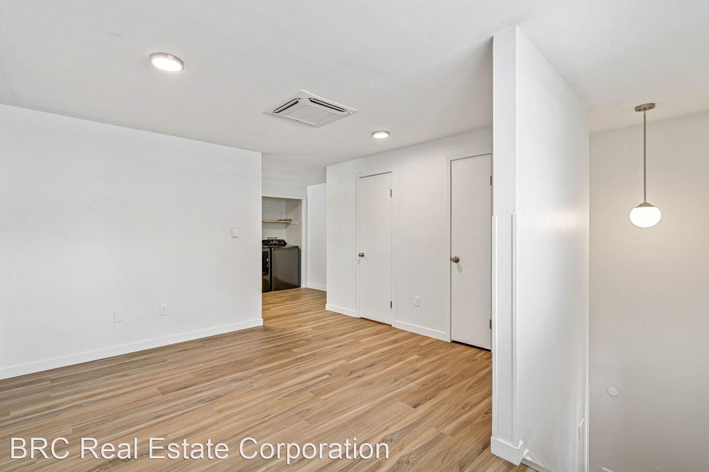 728 Baker Street - Photo 11