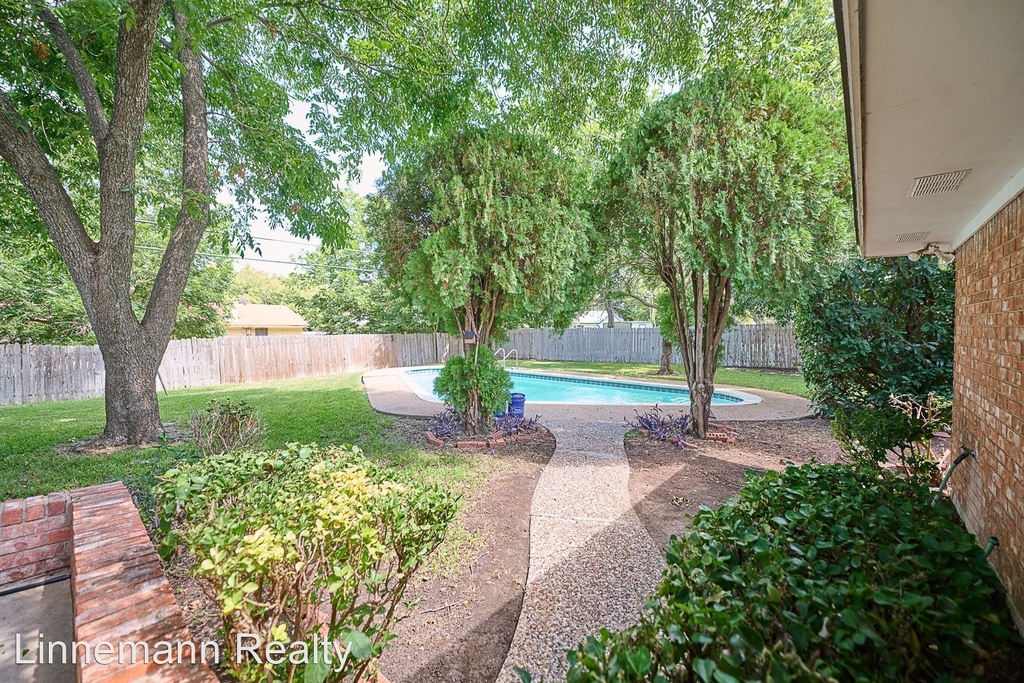 1701 Redwood Drive - Photo 43