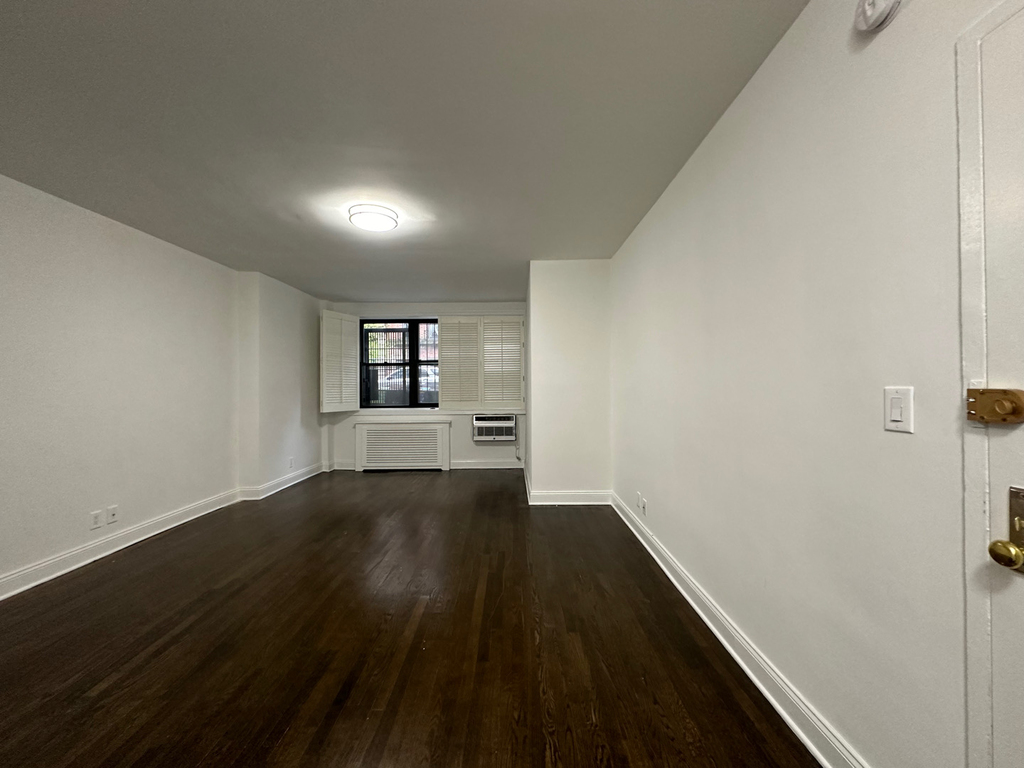 43 East 74th Street - Photo 3