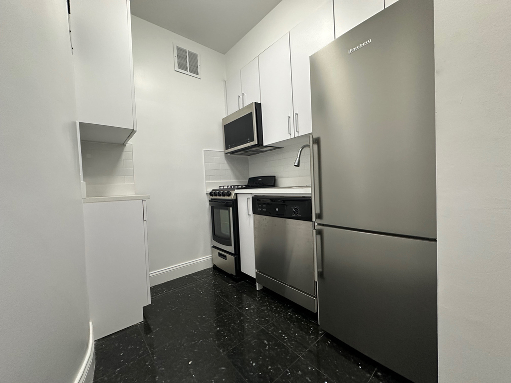 43 East 74th Street - Photo 6