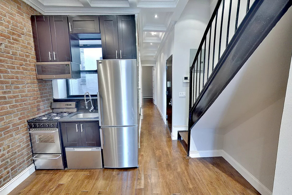 15 West 103rd Street - Photo 1