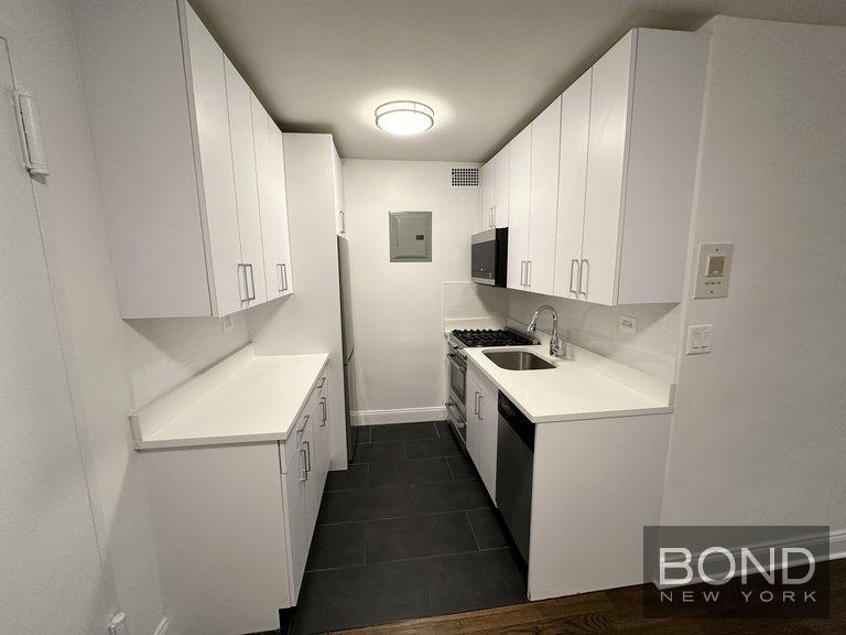 East 89th Street - Photo 2