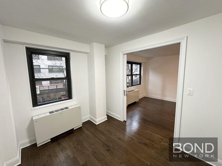 East 89th Street - Photo 10