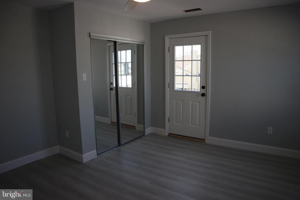 6064 Ridge Ave - Photo 9