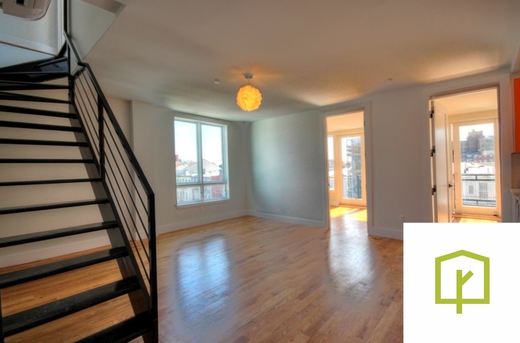 852 Metropolitan Avenue - Photo 3