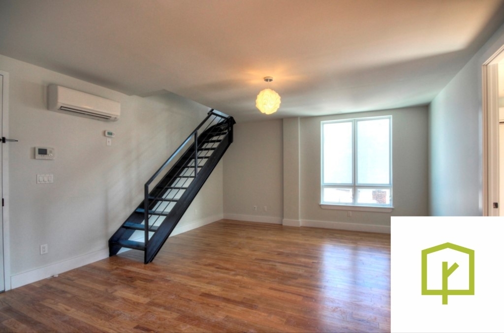 852 Metropolitan Avenue - Photo 2