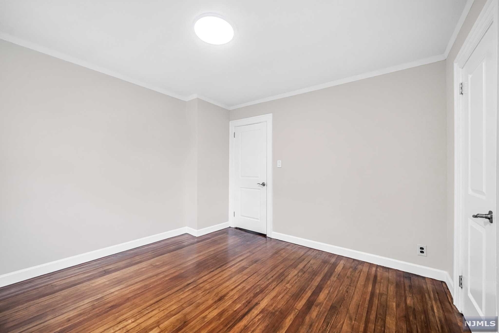 537 2nd Street - Photo 19