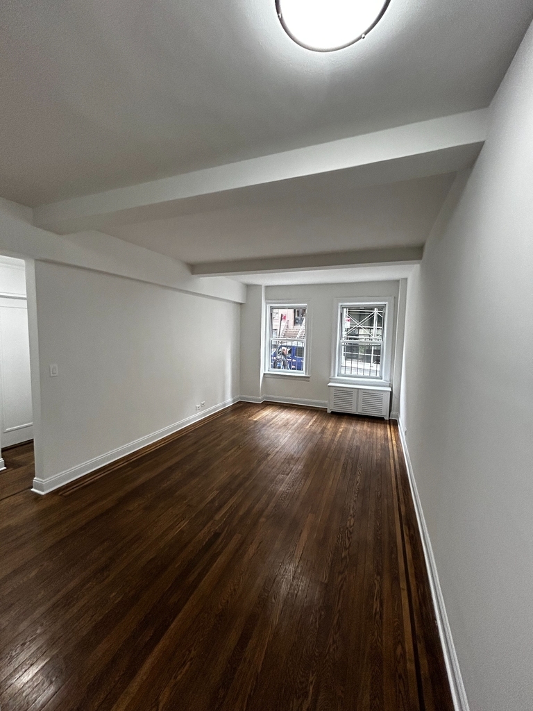 156 East 37th Street, New York, NY 10016 - Photo 0