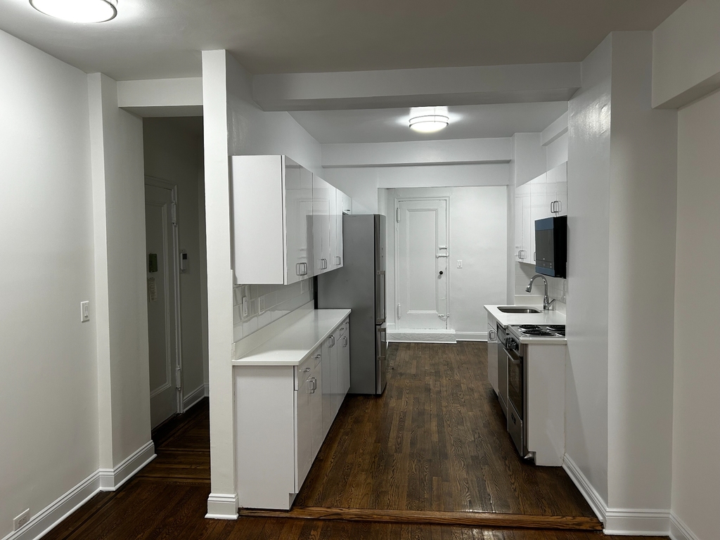 156 East 37th Street, New York, NY 10016 - Photo 1