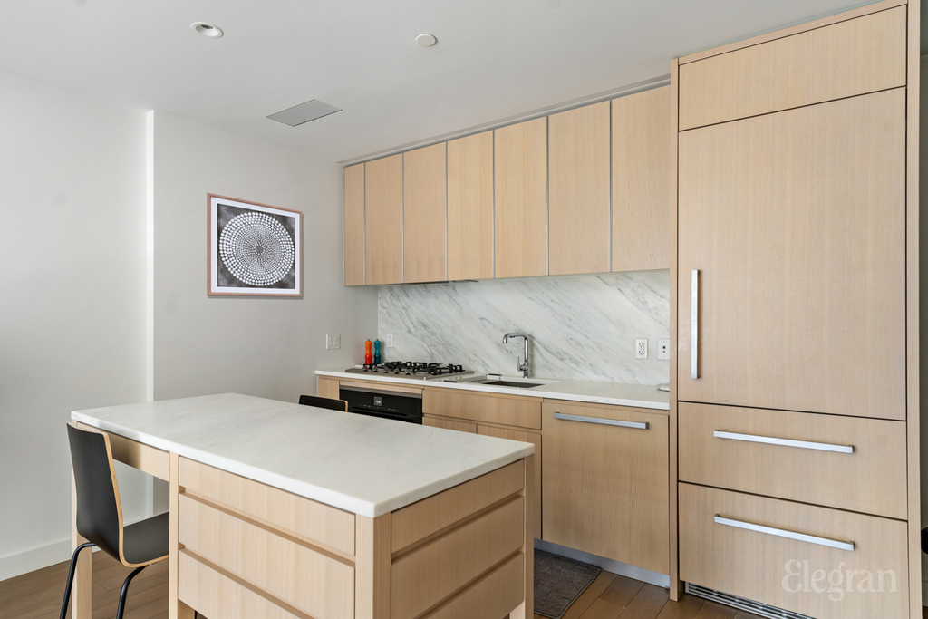 500 West 45th Street - Photo 2