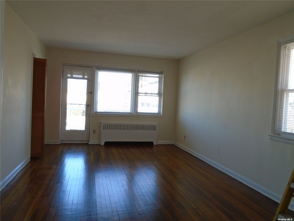 532 E Broadway - Photo 3