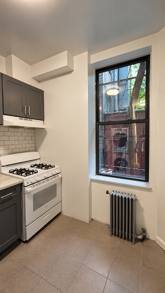 2267 1st Avenue - Photo 4