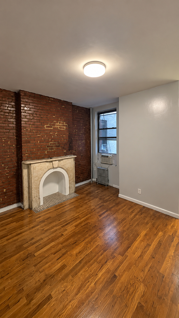 2267 1st Avenue - Photo 5