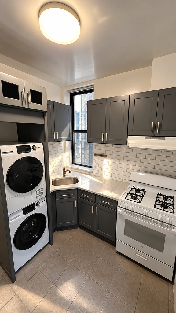 2267 1st Avenue - Photo 0