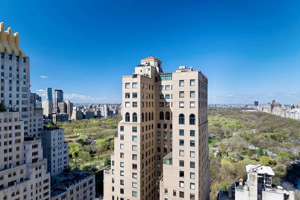 58 West 58th Street - Photo 1