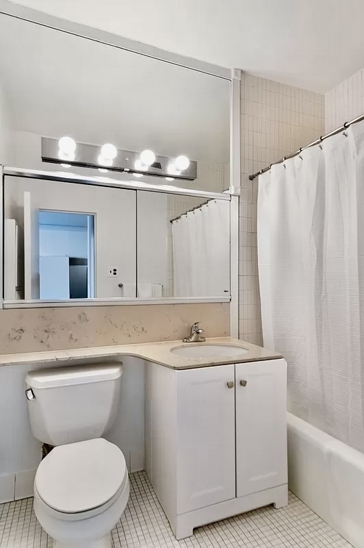 58 West 58th Street - Photo 5