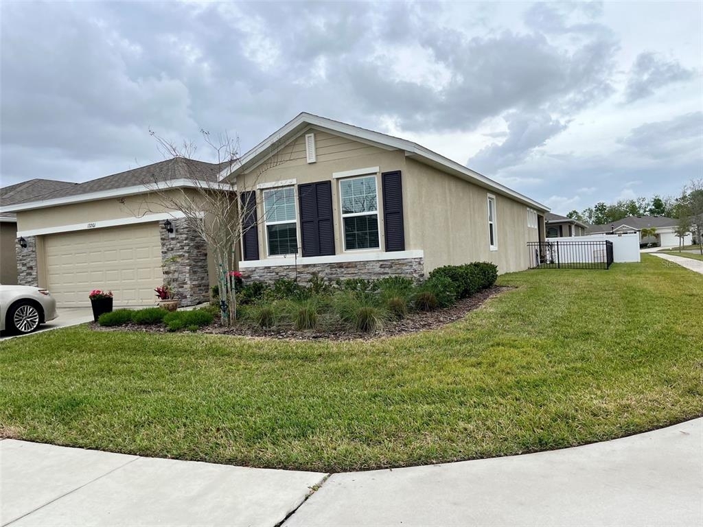 13201 Waterleaf Garden Circle - Photo 2