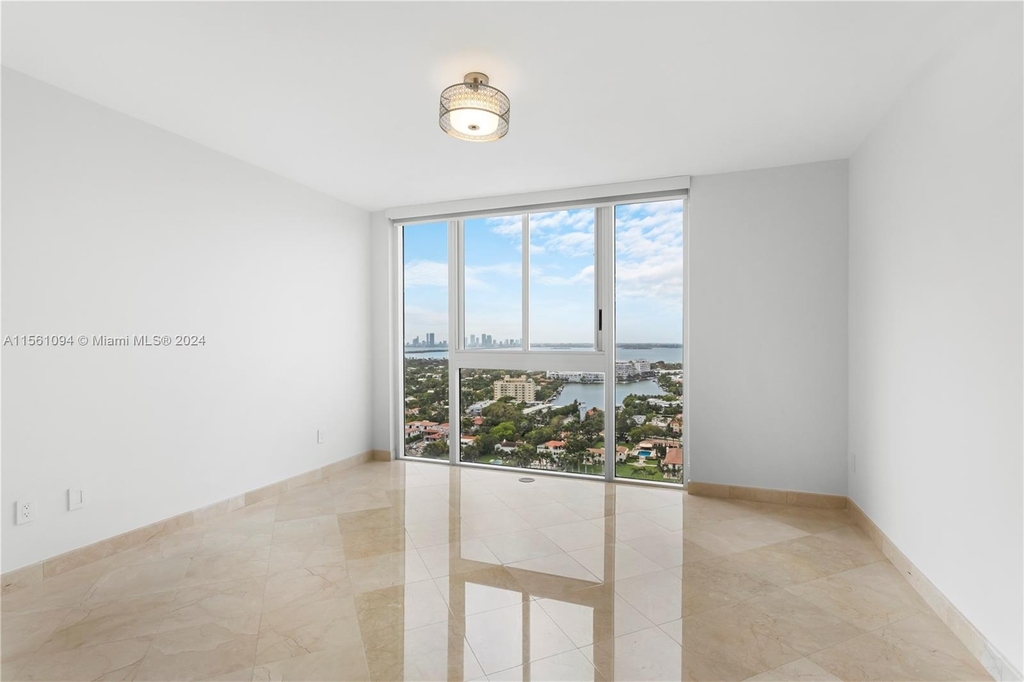 4779 Collins Ave - Photo 10