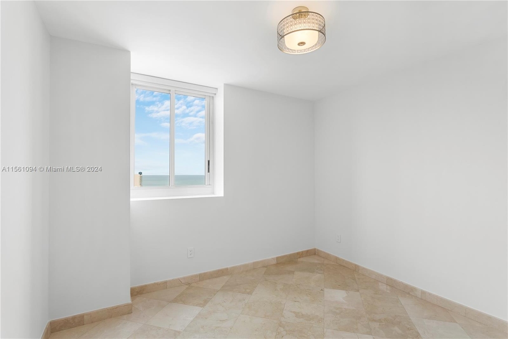 4779 Collins Ave - Photo 15