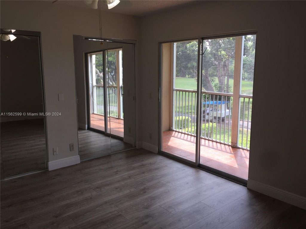 300 Sw 134th Way - Photo 8