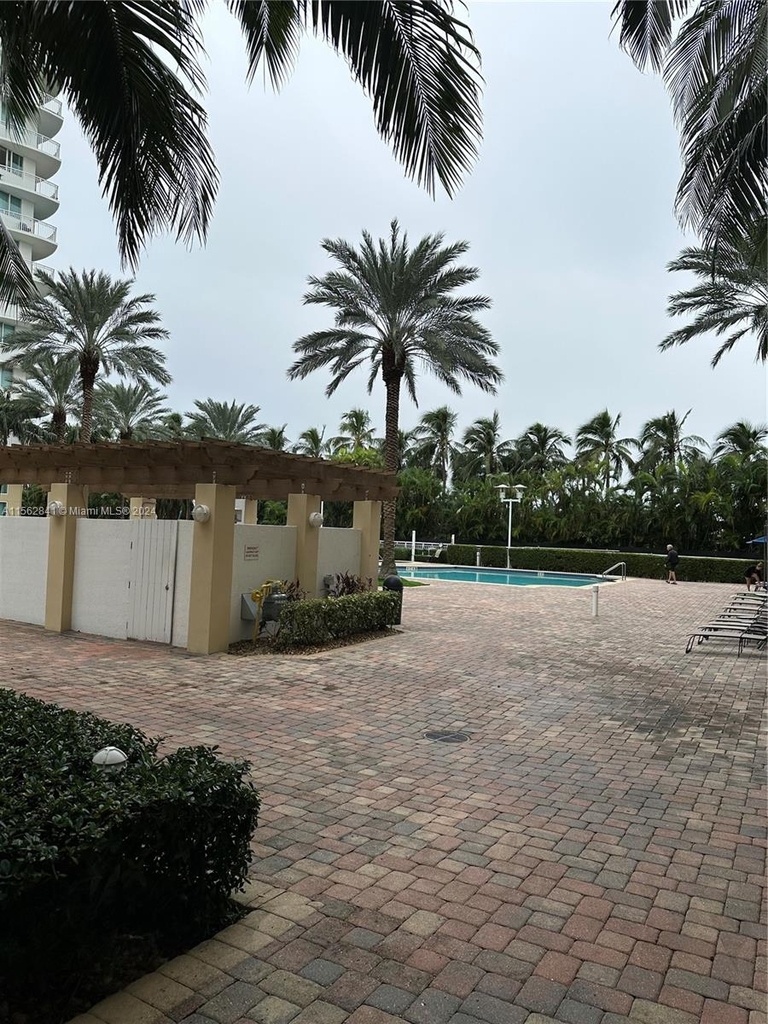 1755 E Hallandale Beach Blvd - Photo 17