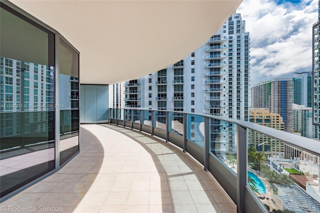 1000 Brickell Plz - Photo 4