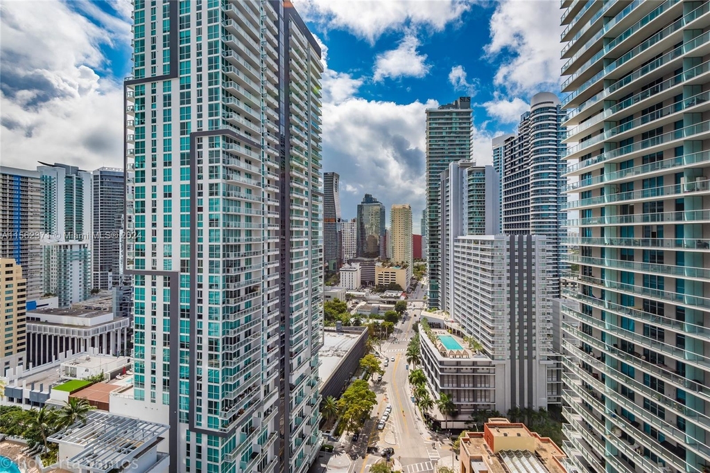 1000 Brickell Plz - Photo 1